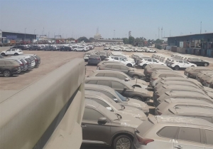 جا‌به‌جایی ده‎ها خودروی خاک گرفته در گمرک به مقصد نامعلوم + تصاویر