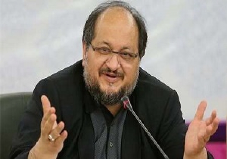 وزیر صنعت:  بازار را مجانی در اختیار خارجی ها قرار دادیم/نیمی از پوشاك وارداتی حقوق ورودی پرداخت نكرده اند